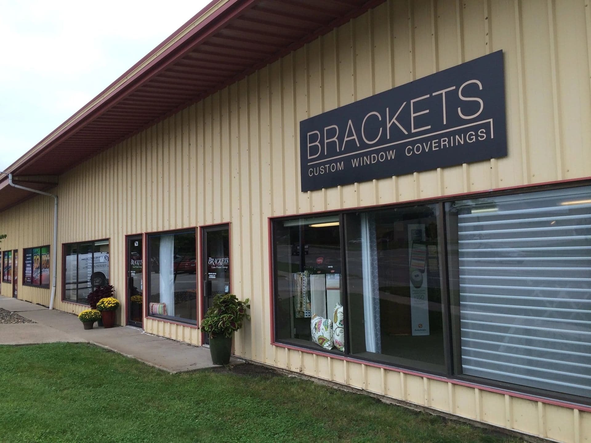 brackets showroom